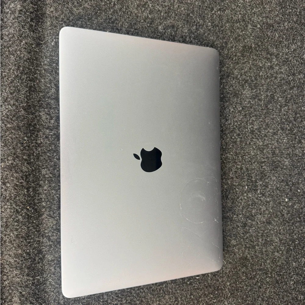 Apple MacBook Pro - Sleek Gray Finish